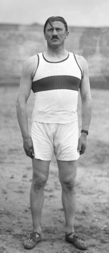 Emile Ecuyer - Porte-drapeau de l'Equipe de France aux Jeux Olympiques d'Anvers 1920
