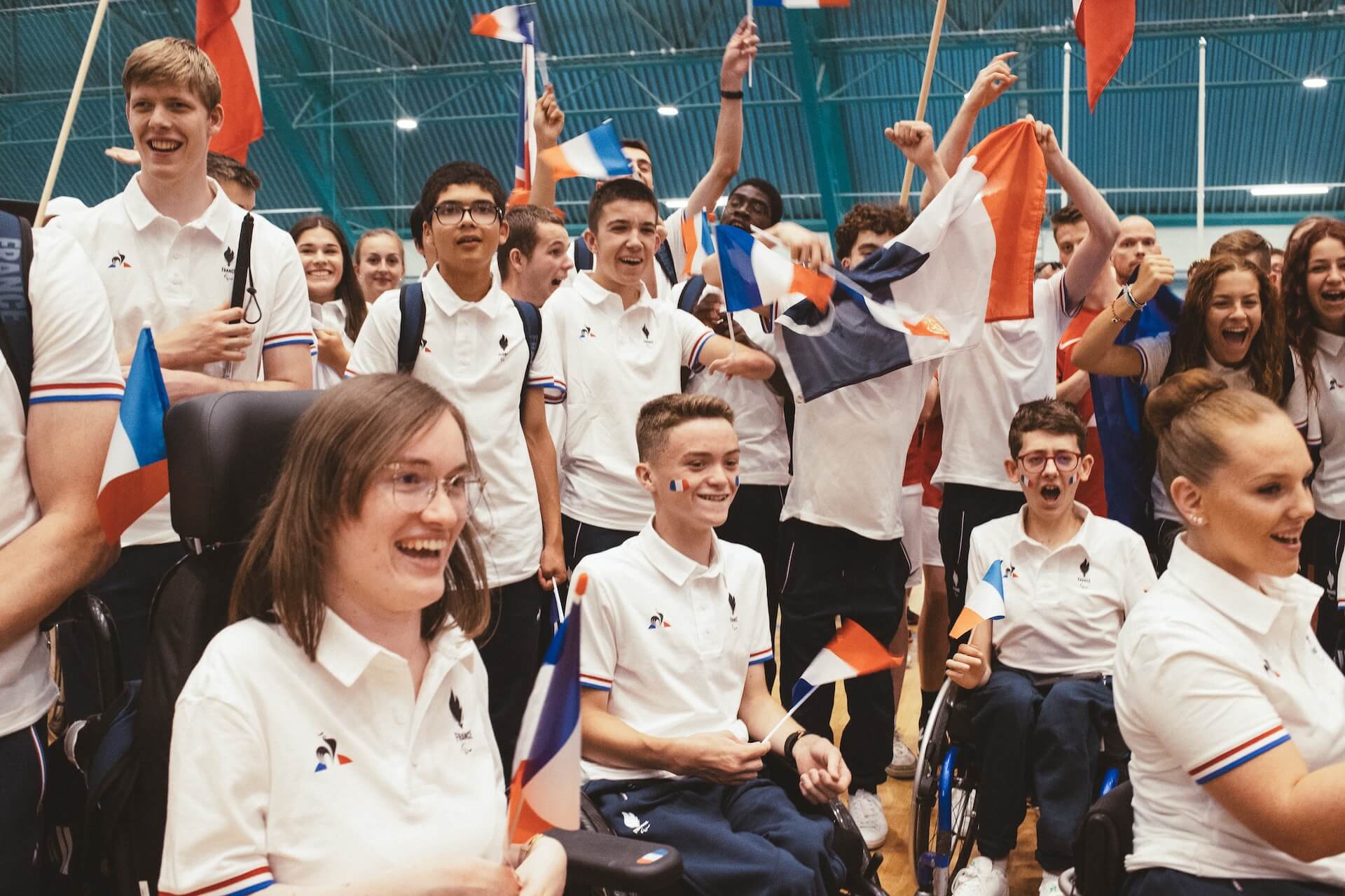 Photo de la délégation française lors de la cérémonie d'ouverture des PEYG 2019 en Finlande