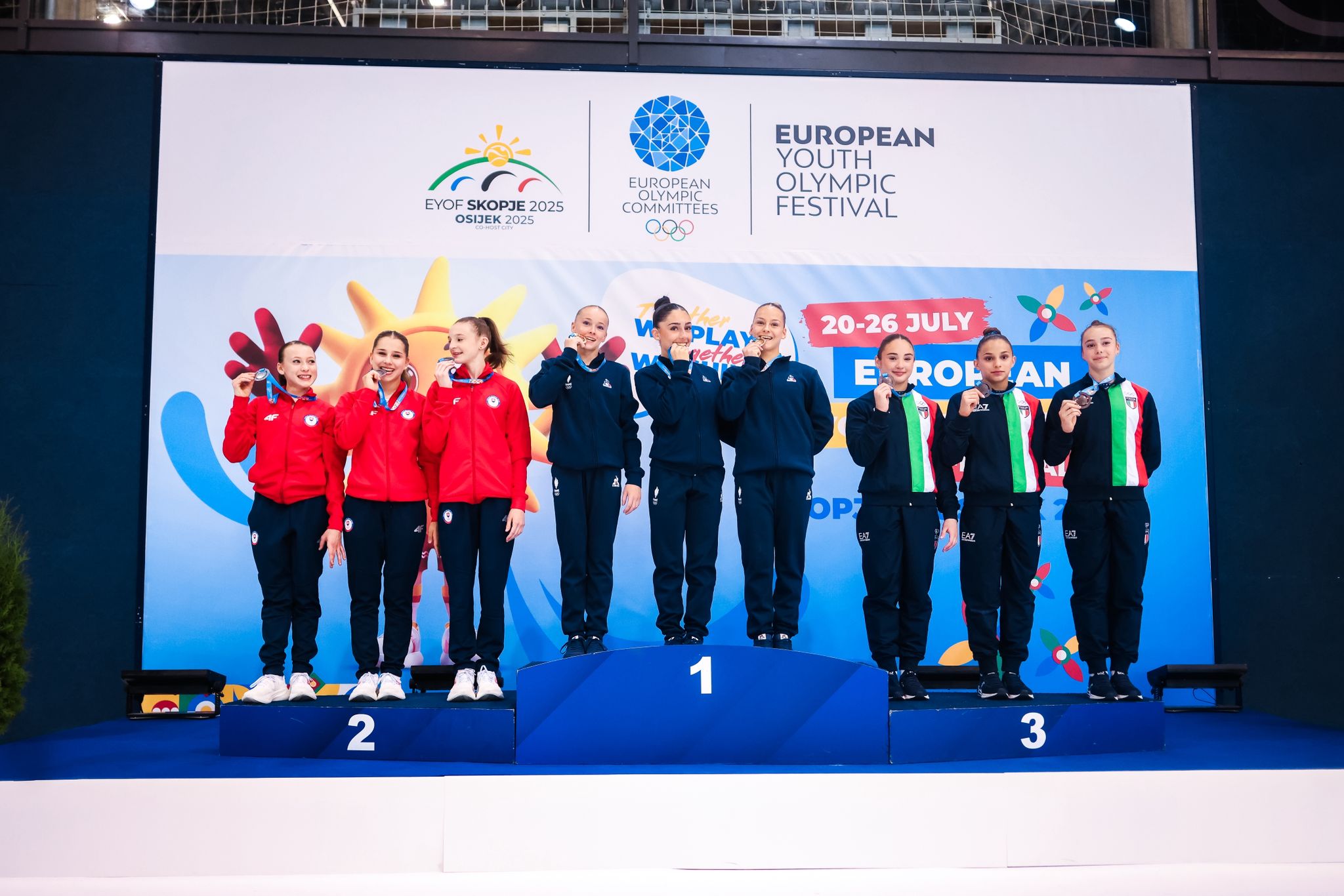 Equipe de France de gymnastique artistique féminine médaillée d'or au FOJE de Skopje 2025